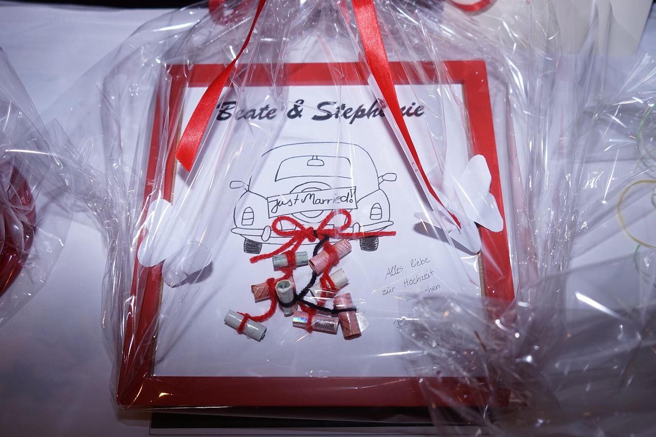 Hochzeitsgeschenke ideen, Geldgeschenk basteln für Hochzeit, Geld schenken, Hochzeitsgeschenk personalisiert, Hochzeitsgeschenke